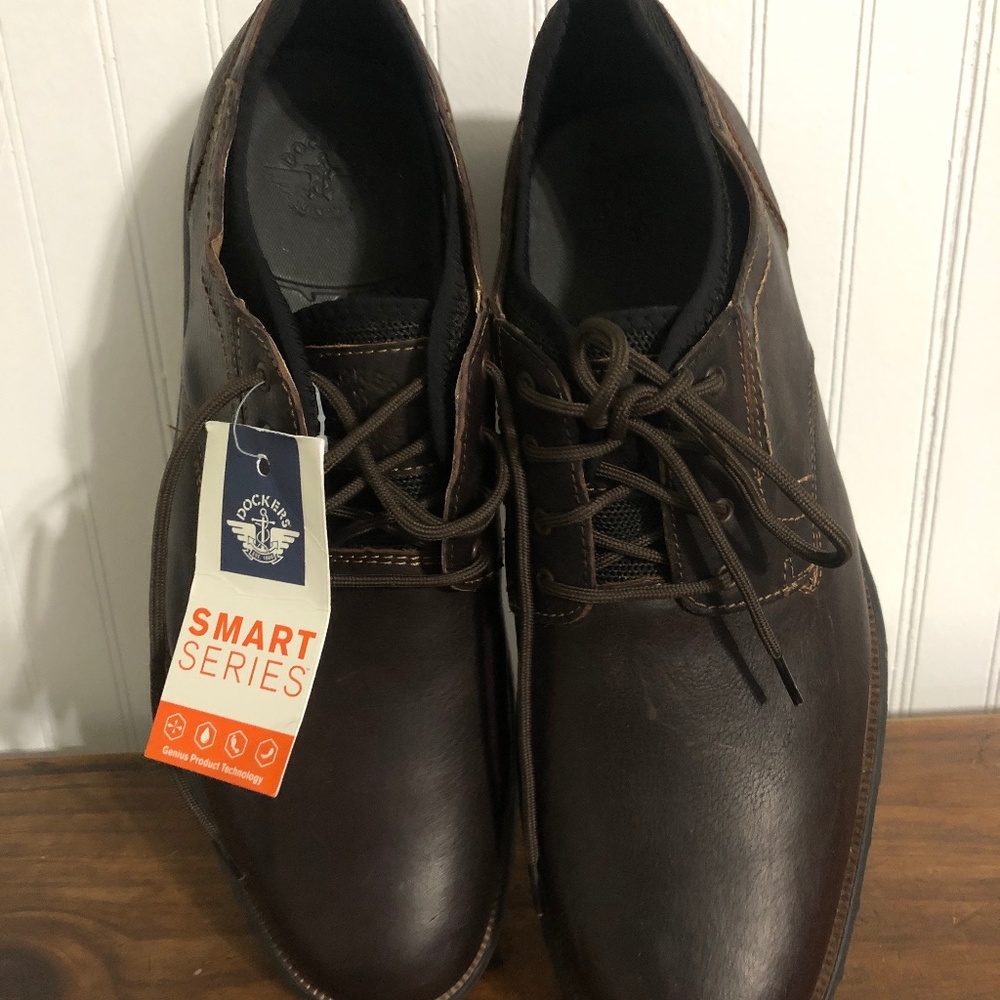 Dockers, Genuine Leather. Men’s 12M. New with tags